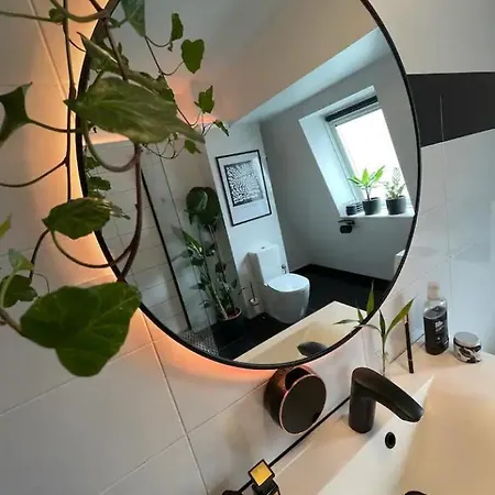 Bedroom+bathroom+balcony In Horea's Funkadelic Eclectic